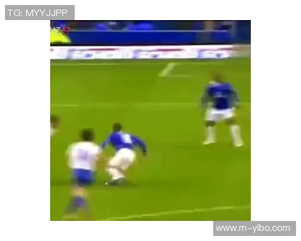 足球100分女主持带你领略赛场激情与精彩瞬间的背后故事